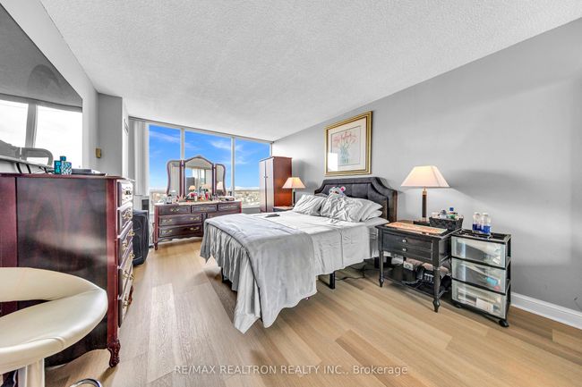 907 - 24 Hanover Rd, Condo with 2 bedrooms, 2 bathrooms and null parking in Brampton ON | Image 9