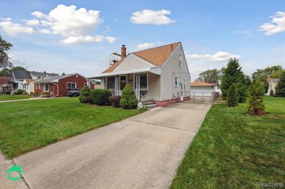 13048 Balsam Street, Home with 3 bedrooms, 2 bathrooms and null parking in Southgate MI | Image 2