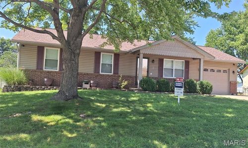 4 Vanguard Dr, Saint Peters, MO, 63376-4408 | Card Image