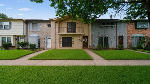 3936 Laura Leigh Dr, Friendswood, TX, 77546-4161 | Card Image