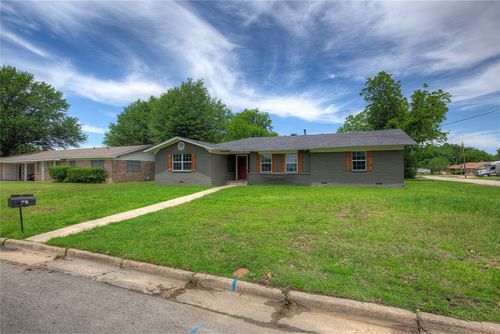 401 Lee St, Sulphur Springs, TX, 75482-4348 | Card Image