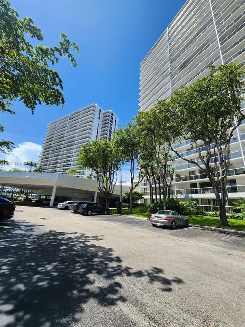 apt-2127-3731 N Country Club Dr, Aventura, FL, 33180-1745 | Card Image