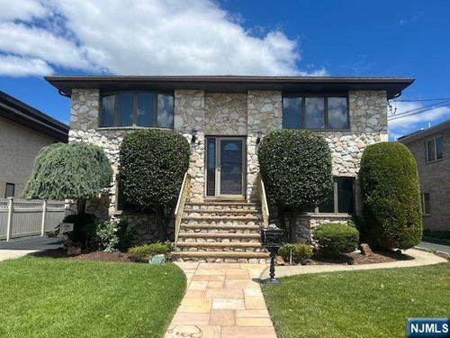 201 Franklin St, Elmwood Park, NJ, 07407-2737 | Card Image