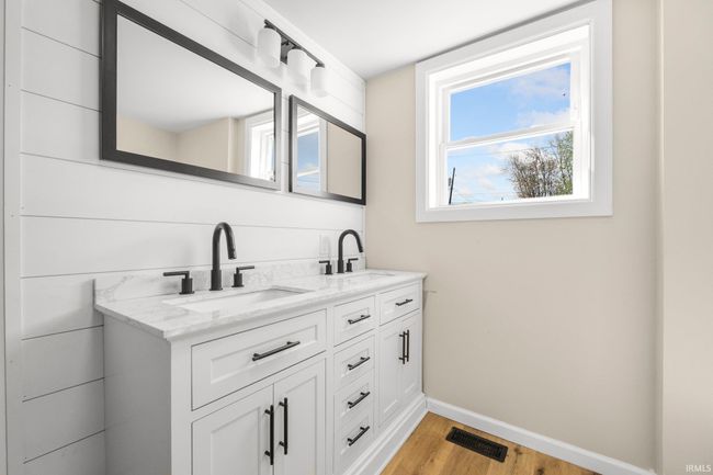 1614 E Lewis St, House other with 5 bedrooms, 2 bathrooms and null parking in Fort Wayne IN | Image 18