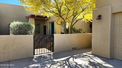 7537 S Carver Ln, Tucson, AZ, 85747-9629 | Card Image