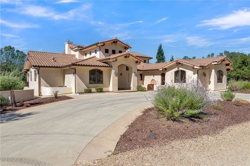 8820 Cantinas Pt, Bradley, CA, 93426-9440 | Card Image