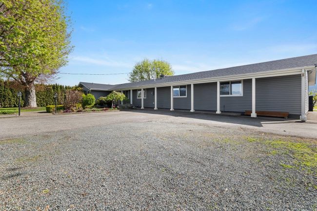 8570 Gibson Road, House other with 6 bedrooms, 4 bathrooms and null parking in Chilliwack BC | Image 3