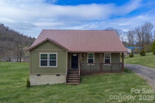 3240 Old Henson Cove Rd, Canton, NC, 28716-2900 | Card Image