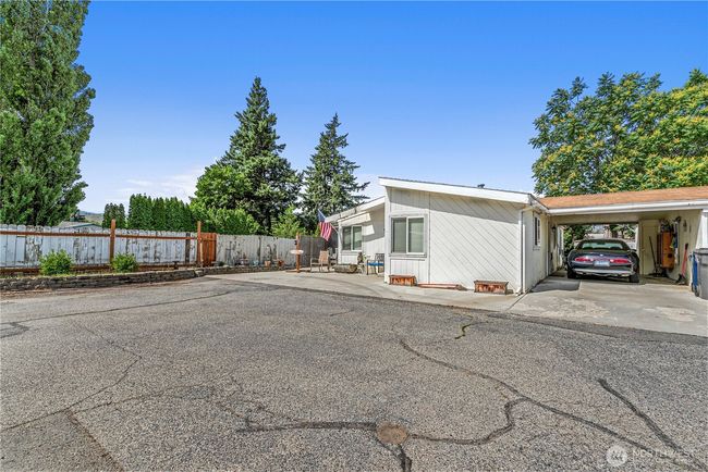 A - 322 N Kentucky Ave, Home with 0 bedrooms, 0 bathrooms and 2 parking in East Wenatchee WA | Image 13