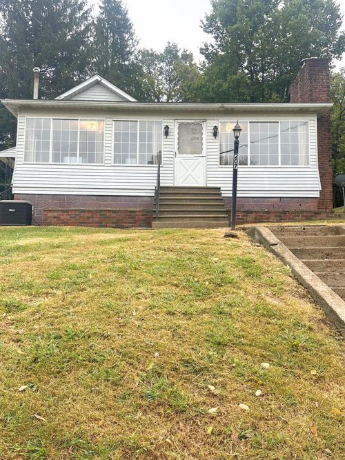 207 W Main St, Corning, OH, 43730-9573 | Card Image