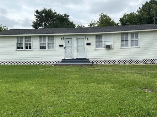 225 Eddy St, Lake Charles, LA, 70601-8404 | Card Image