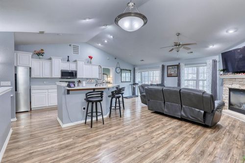 9239 S 54th Street, Franklin, WI, 53132 | Card Image