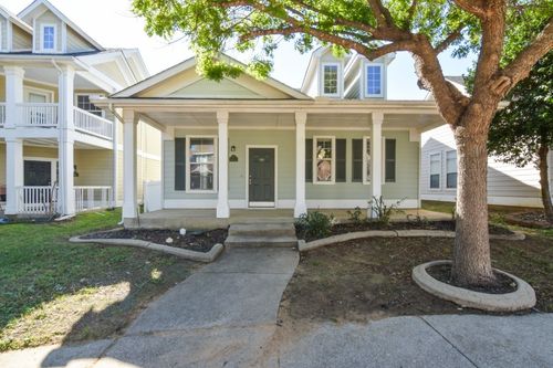 9810 Walnut Hill Dr, Providence Village, TX, 76227-5404 | Card Image