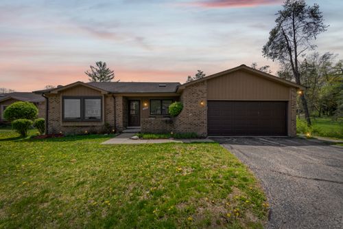 31461 Orchard Brook Ct, Farmington Hills, MI, 48336-1829 | Card Image