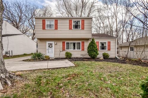 9925 Aldridge Dr, Columbia Station, OH, 44028-9621 | Card Image