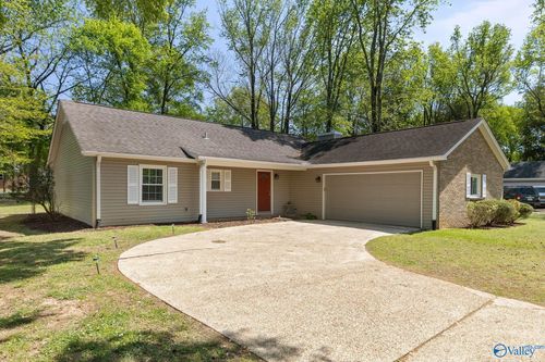 12031 Runningmeade Trl Se, Huntsville, AL, 35803-1749 | Card Image