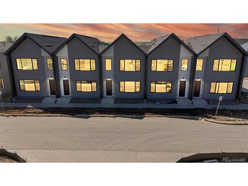 913 Edge Cir, Longmont, CO, 80501 | Card Image