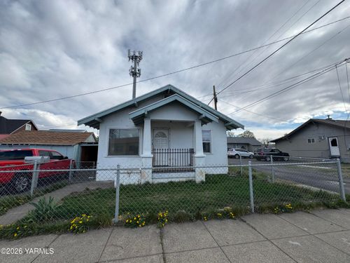 306 W Martin Luther King Jr Blvd, Yakima, WA, 98902-2653 | Card Image