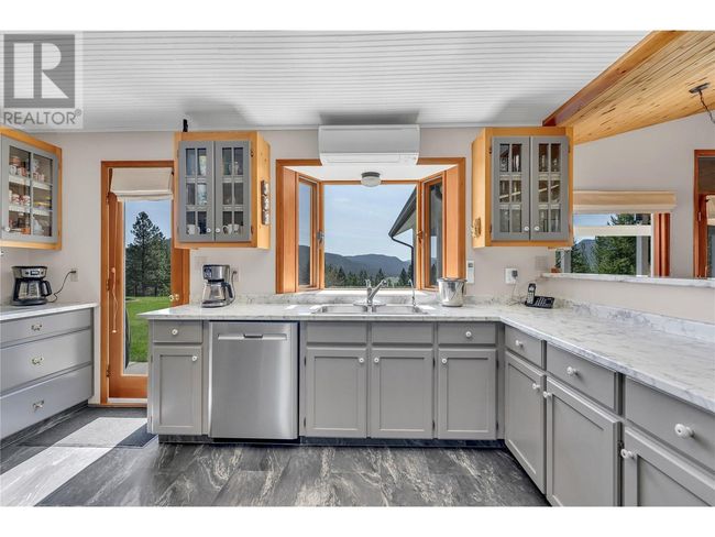 30 Osborne Rd, House other with 3 bedrooms, 2 bathrooms and 4 parking in Summerland BC | Image 14