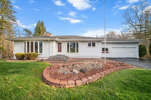 6786 River Rd, Flushing, MI, 48433-2514 | Card Image