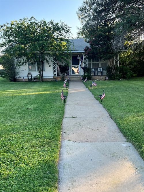 2113 4th St, Brownwood, TX, 76801-4847 | Card Image