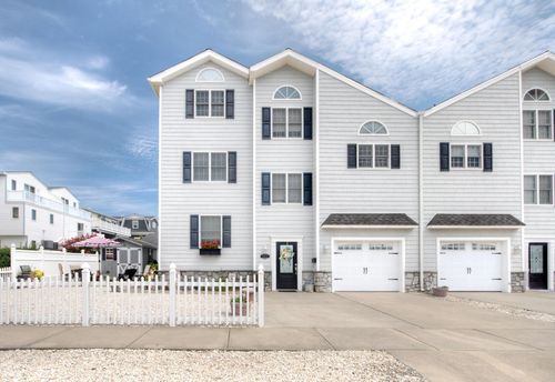 n-8105 Pleasure Ave, Sea Isle City, NJ, 08243-1157 | Card Image