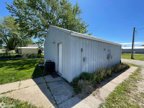 516 W Lee St, Seymour, IA, 52590-1323 | Card Image