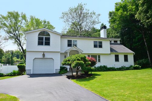 118 Putnam Rd, Pomfret Center, CT, 06259-1216 | Card Image