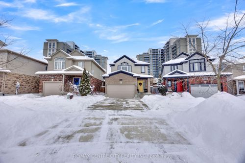 6929 Vallas Cir, London, ON, N6P0B4 | Card Image