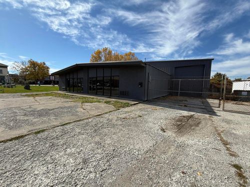 207 N Broadway St, Berea, KY, 40403-1566 | Card Image