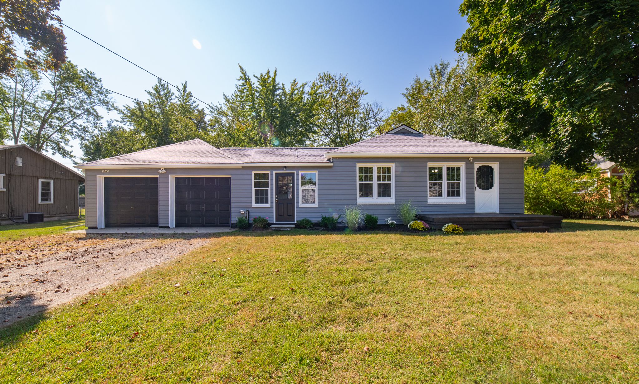 Graves St, Waterford, MI 48327