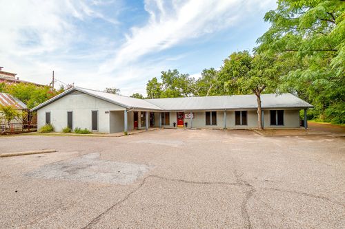 211 E Bridge St, Granbury, TX, 76048-2247 | Card Image