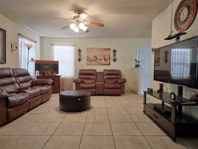 21603 Micheala Way, House other with 3 bedrooms, 3 bathrooms and 2 parking in Humble TX | Image 4