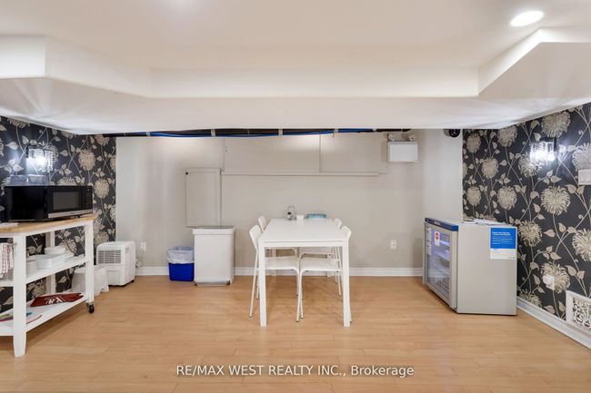 96 Roncesvalles Ave, Home with 3 bedrooms, 3 bathrooms and null parking in Toronto ON | Image 21