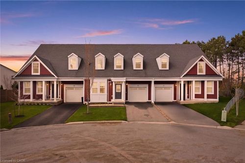 65 Paradise Grove, Niagara on the Lake, ON, L0S1T0 | Card Image
