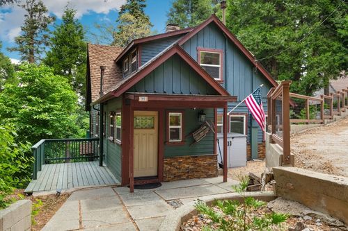 717 Crest Estates Dr, Lake Arrowhead, CA, 92352 | Card Image
