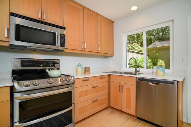 10 Adelphi Ct, Townhouse with 2 bedrooms, 3 bathrooms and null parking in Sacramento CA | Image 9