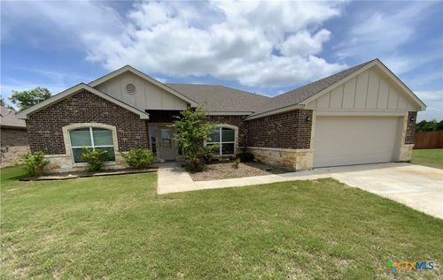 1719 Fossil Trl, Belton, TX, 76513-8561 | Card Image