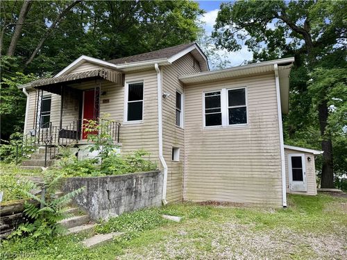 2618 Adams St, Lakemore, OH, 44250-9528 | Card Image