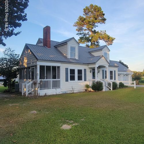 3766 Nc-53, Burgaw, NC, 28425 | Card Image