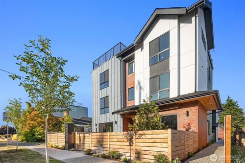 8018 24th Ave Nw, Seattle, WA, 98117-4437 | Card Image