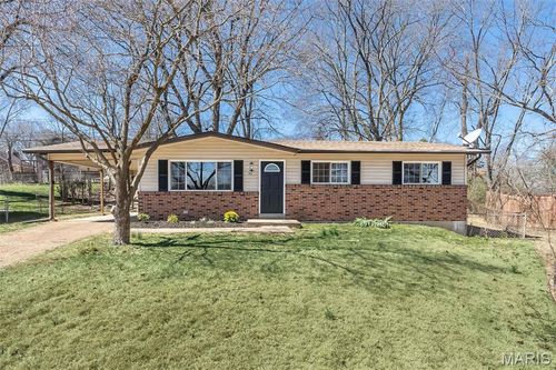 27 Lennox Ter, Maryland Heights, MO, 63043-2624 | Card Image
