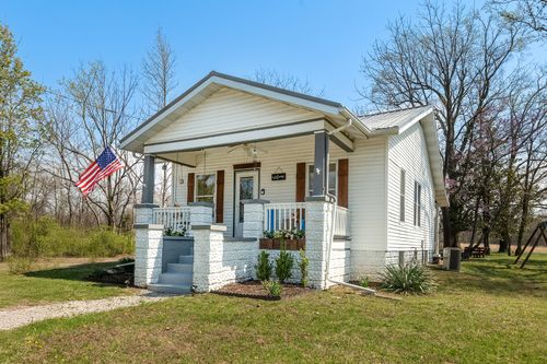 2041 Illinois Ave, Carbondale, IL, 62903-5909 | Card Image