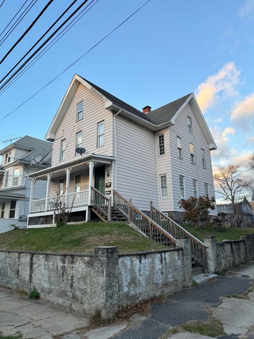 184 Pacific St, Bridgeport, CT, 06604-2108 | Card Image