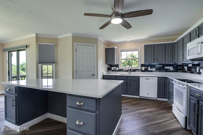 310 Dilegwa Way, Condo with 4 bedrooms, 3 bathrooms and null parking in Loudon TN | Image 10