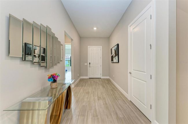 7113 Gradford Ct, House other with 3 bedrooms, 4 bathrooms and null parking in Lakewood Ranch FL | Image 8