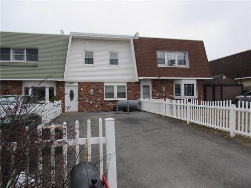 105 Sarah Ln, Middletown, NY, 10941-4037 | Card Image