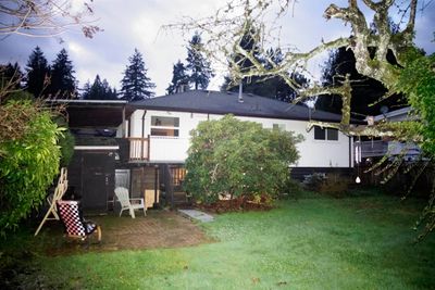 3678 Liverpool St, House other with 4 bedrooms, 1 bathrooms and 4 parking in Port Coquitlam BC | Image 2