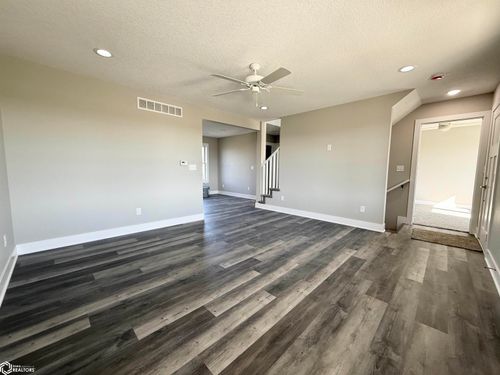 913 Lewis Dr, Webster City, IA, 50595-3080 | Card Image