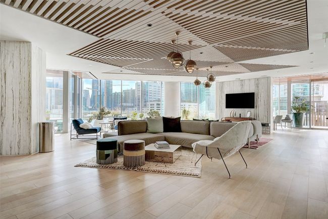 Community lobby with expansive windows | Image 34
